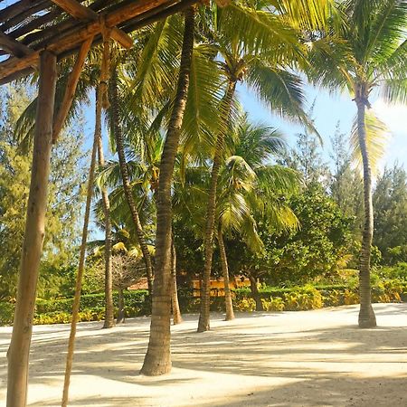 مبيت وإفطار Kinondo Zumzum Beach House المظهر الخارجي الصورة